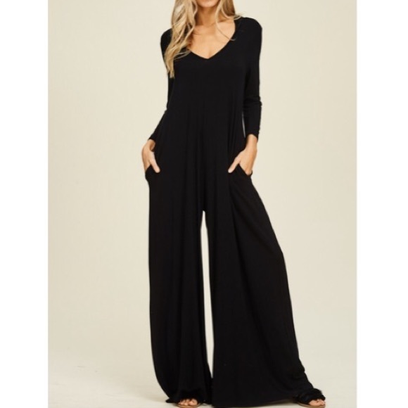 ✨LAST ONE ✨Wide leg hooded black jumpsuit - Picture 5 of 7